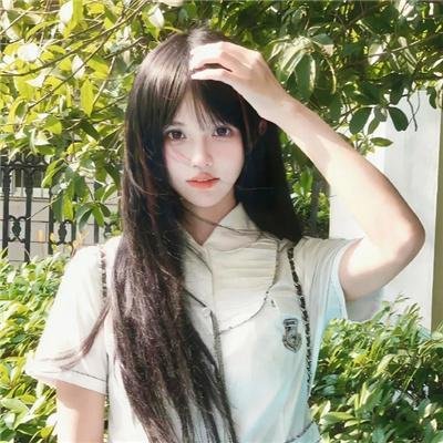 一位站立的人